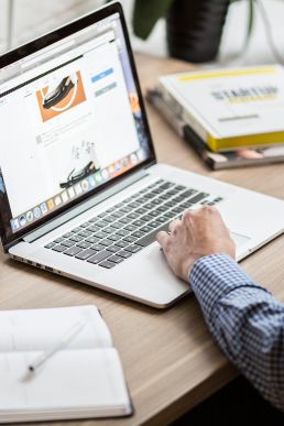 pr online marketing szeptany na forach kraków laptop